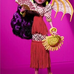 Monster High Jinafire Long Dragon Wing Doll w/ Outfit Accessories 10.5”